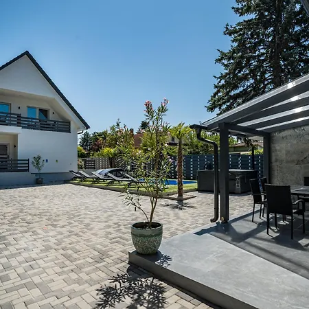 Balatonic Lime Apartmanhaz Siofok