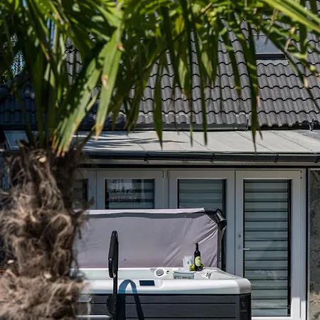 Ξενοδοχείο με διαμερίσματα Balatonic Lime Apartmanhaz Σίοφοκ