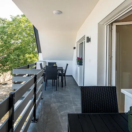 Balatonic Lime Apartmanhaz