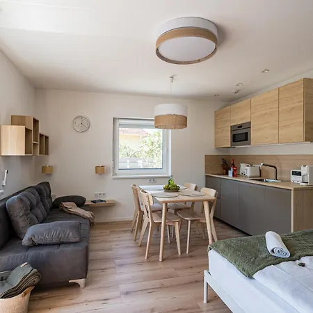 Ξενοδοχείο με διαμερίσματα Balatonic Lime Apartmanhaz Σίοφοκ