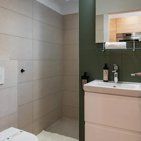 Balatonic Lime Apartmanhaz 4*