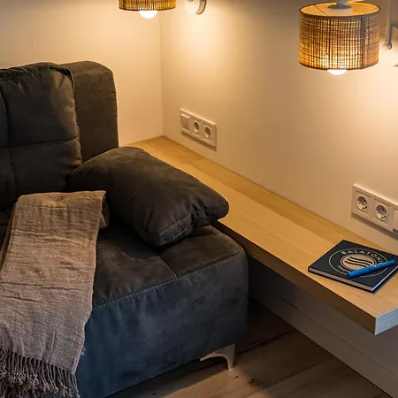 Ξενοδοχείο με διαμερίσματα Balatonic Lime Apartmanhaz 4*