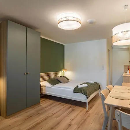 Ξενοδοχείο με διαμερίσματα Balatonic Lime Apartmanhaz 4*