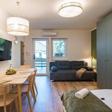 Ξενοδοχείο με διαμερίσματα Balatonic Lime Apartmanhaz