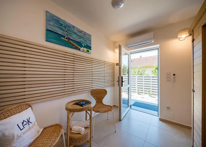 Balatonic Lime Apartmanhaz 아파트호텔 시오포크