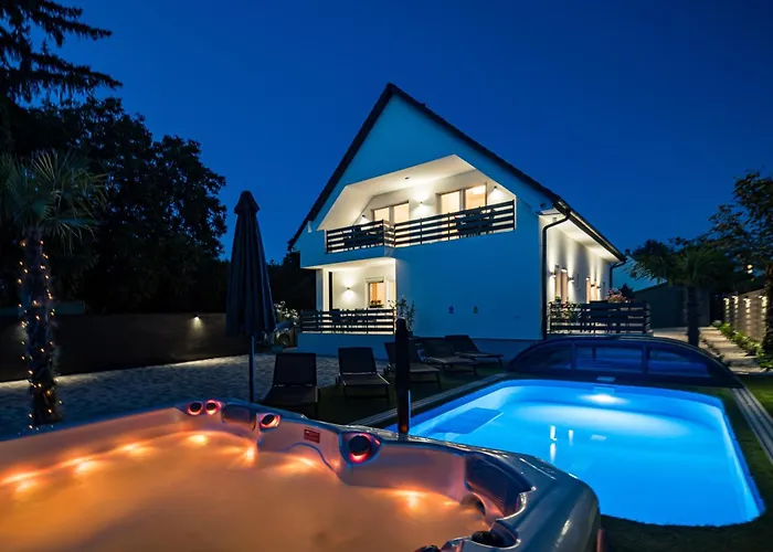 Balatonic Lime Apartmanhaz 4* 시오포크